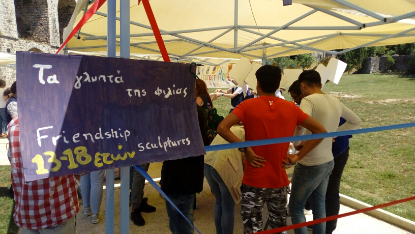 Κοινό βήμα με τους πρόσφυγες