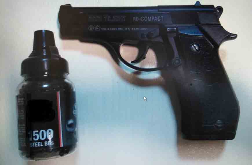  «Χειροπέδες» για ναρκωτικά και αεροβόλο