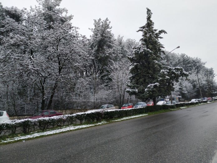 Έπεσε το πρώτο χιόνι και στα Ιωάννινα