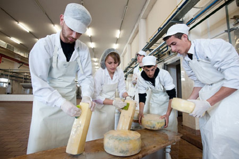 Πολλές οι δυνατότητες για τους απόφοιτους της Γαλακτοκομικής Σχολής