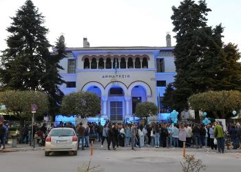 Το Δημαρχείο φωτίστηκε «Μπλε για τον Αυτισμό»