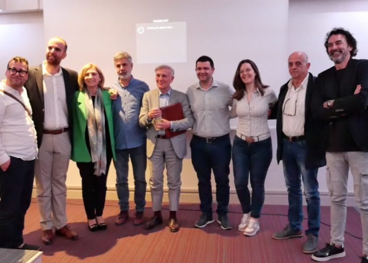 Δημιουργώντας τις προϋποθέσεις επιστροφής στην εξουσία