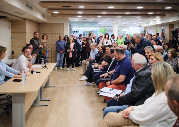 Πολλαπλά μηνύματα και σκληρή κριτική στην κυβέρνηση