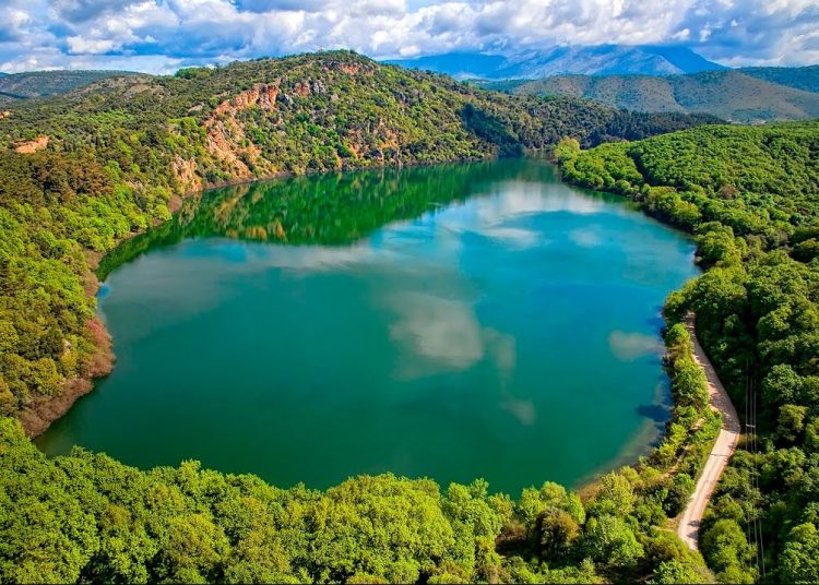 «Όχι» σε πλωτό φωτοβολταϊκό στη λίμνη Πουρναρίου