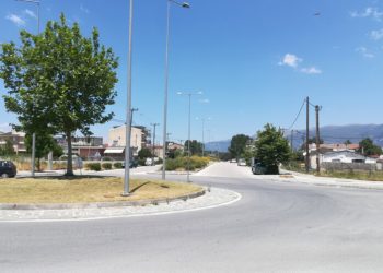 Μπαίνουν πινακίδες στους κυκλικούς κόμβους