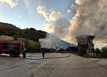 Φωτιά σε λατομείο στα Μάρμαρα