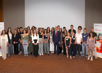 Eurobank| 22 χρόνια Μπροστά για την Παιδεία | Προετοιμάζοντας σήμερα τους επαγγελματίες του αύριο