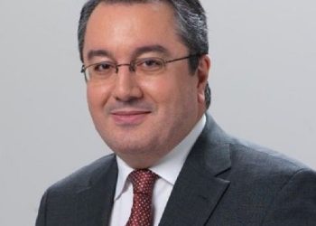 Αναγόρευση του Ηλ. Μόσιαλου σε επίτιμο διδάκτορα της Ιατρικής Ιωαννίνων