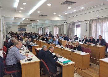 Αόριστες απαντήσεις για τις απευθείας αναθέσεις