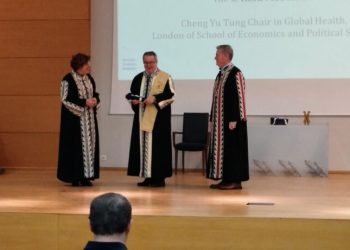 Επίτιμος Διδάκτορας Ιατρικής ο Ηλίας Μόσιαλος