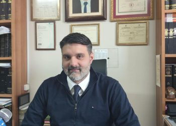 Δύο μέτρα και δύο σταθμά για τις πολεοδομικές παραβάσεις