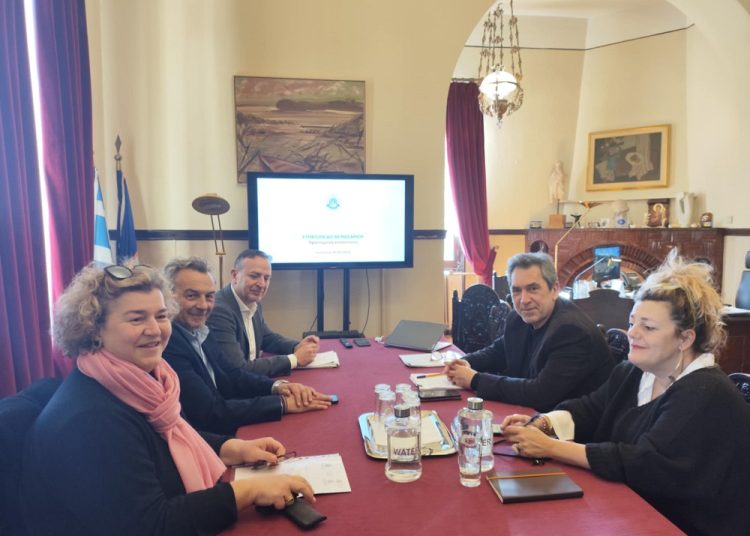 Κοινό αίτημα για συνάντηση με τον Πρωθυπουργό