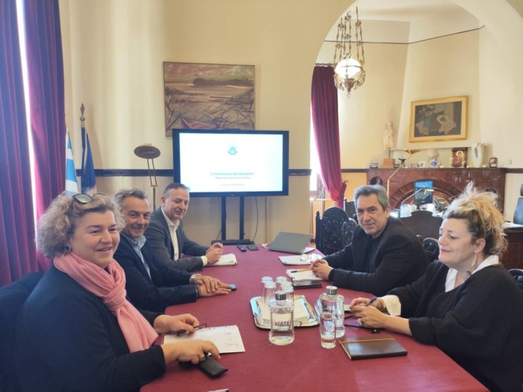 Κοινό αίτημα για συνάντηση με τον Πρωθυπουργό