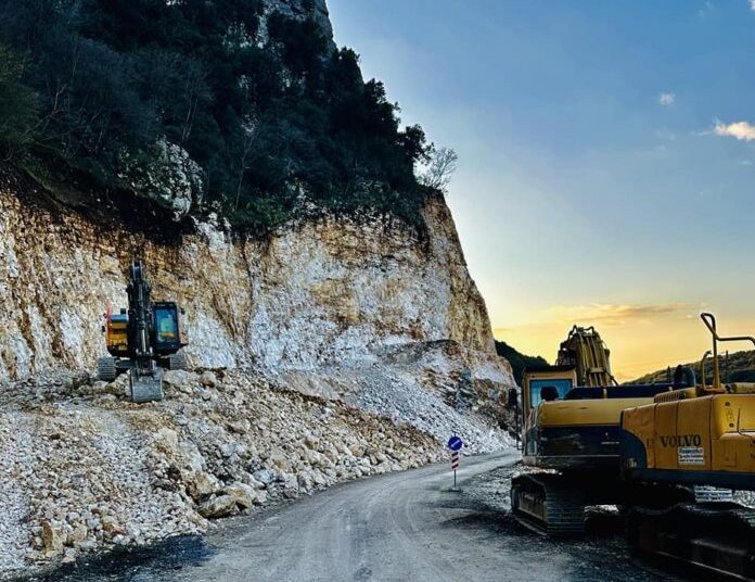 Ανοιχτός ο δρόμος Πηγάδια – Μονολίθι για τις Απόκριες