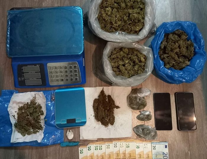 Βρέθηκαν στο αυτοκίνητο με κάνναβη και κοκαΐνη