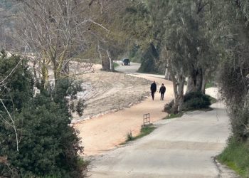 ΠΟΔΗΛΑΤΟΔΡΟΜΟΣ ΜΟΝΟΛΙΘΙΟΥ -“Στροφή” και σκέψεις για … πεζόδρομο, αντί ποδηλατόδρομου