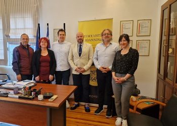 Ενίσχυση της συνεργασίας υπέρ των μικρομεσαίων επιχειρήσεων