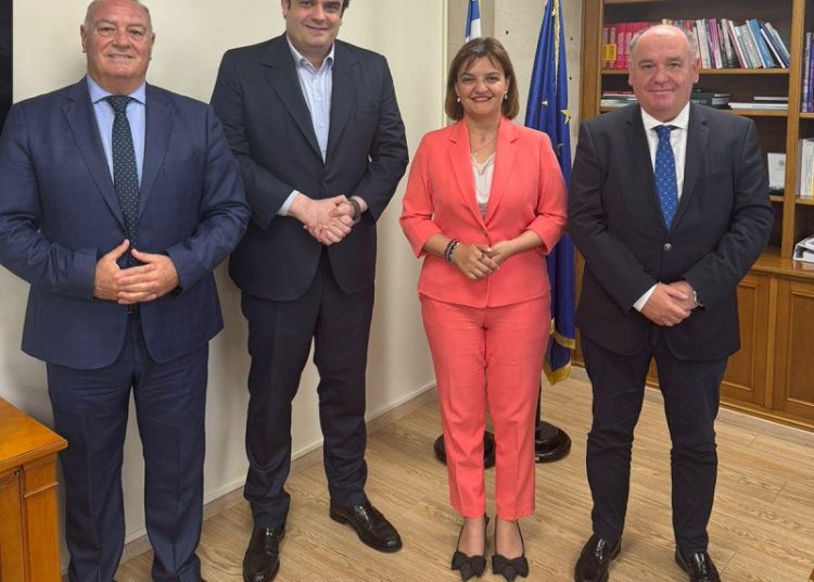 Στο τραπέζι το επίδομα παραμεθορίου και το μισθολογικό των αστυνομικών