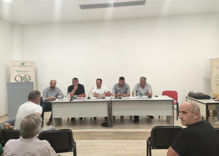 Πιέζουν για λύσεις, ζητούν αποζημιώσεις για τις καλλιέργειες