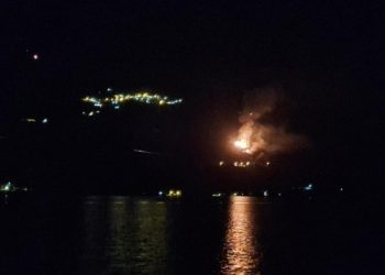 Έδρασαν γρήγορα και μεθοδικά και έσβησαν τη φωτιά