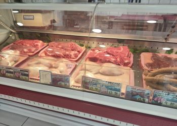 Μοσχάρι, χοιρινό και κοτόπουλο μπαίνουν στο τραπέζι