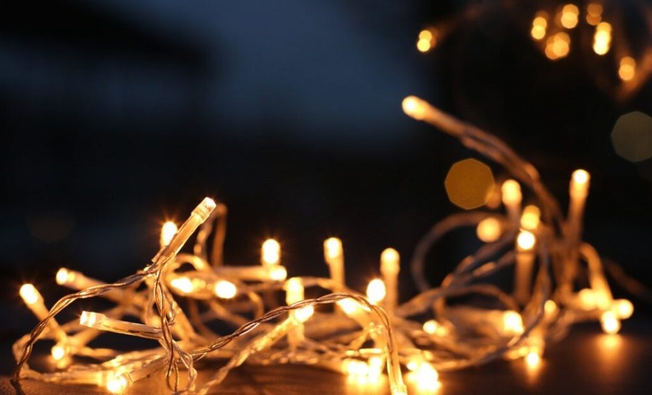 Προσοχή στα λαμπάκια και τα τζάκια