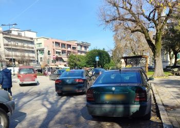 Τραβάνε χειρόφρενο οι οδηγοί ταξί