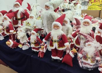 Μια «Χριστουγεννιάτικη αγορά» που μοιάζει με εμποροπανήγυρη