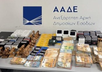 ΑΑΔΕ -Εξαρθρώθηκε κύκλωμα εκατοντάδων αχυρανθρώπων με 380 επιχειρήσεις και χρέη 43 εκατ. ευρώ