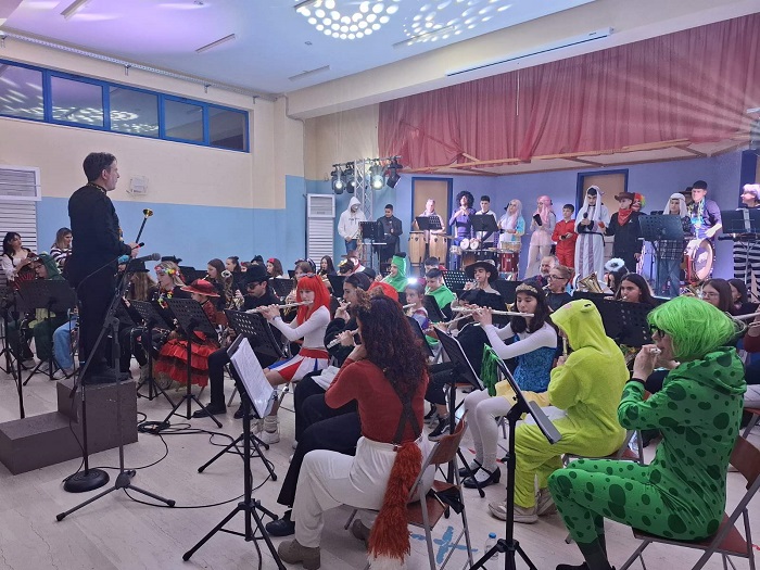 Κέφι και ρυθμός στην αποκριάτικη εκδήλωση