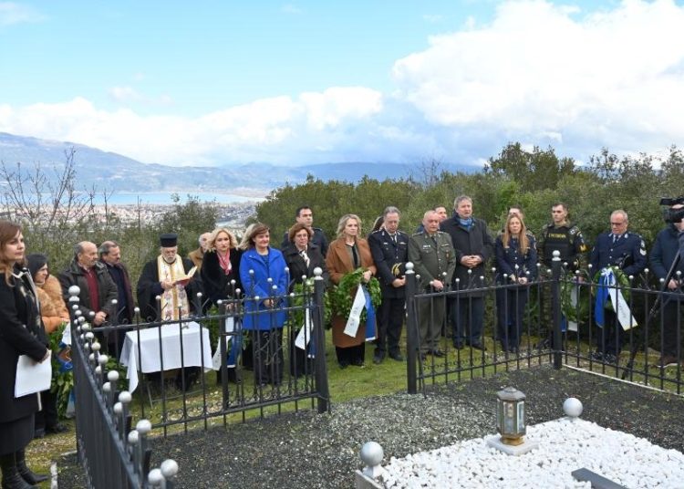 Στη μνήμη των Έξι Παλληκαριών που έπεσαν στον Λόφο Δουρούτη