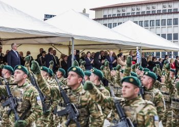Με δόξα και τιμή η εντυπωσιακή παρέλαση