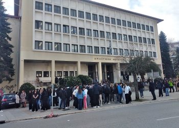 Δεν κάνουν πίσω εάν δεν πάρουν διαβεβαιώσεις για το σχολείο