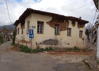 Κίνδυνος με κατεστραμμένο κτίριο που «απειλεί» τους πολίτες