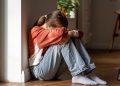 Η κοινωνία και η ψυχική υγεία των νέων σε βαθιά κρίση